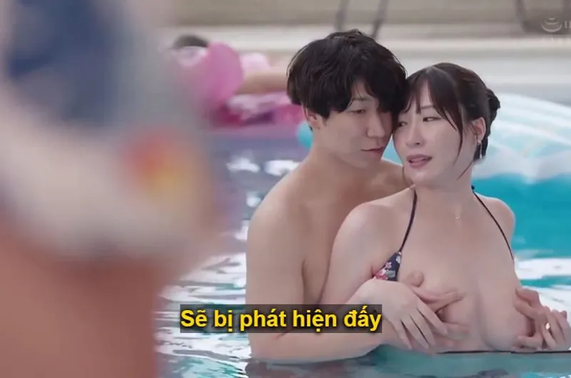 đi đi giã ngoại kỷ niệm ngày cưới, ông chồng bỏ bà xã một mình vì bận công việc và cái kết